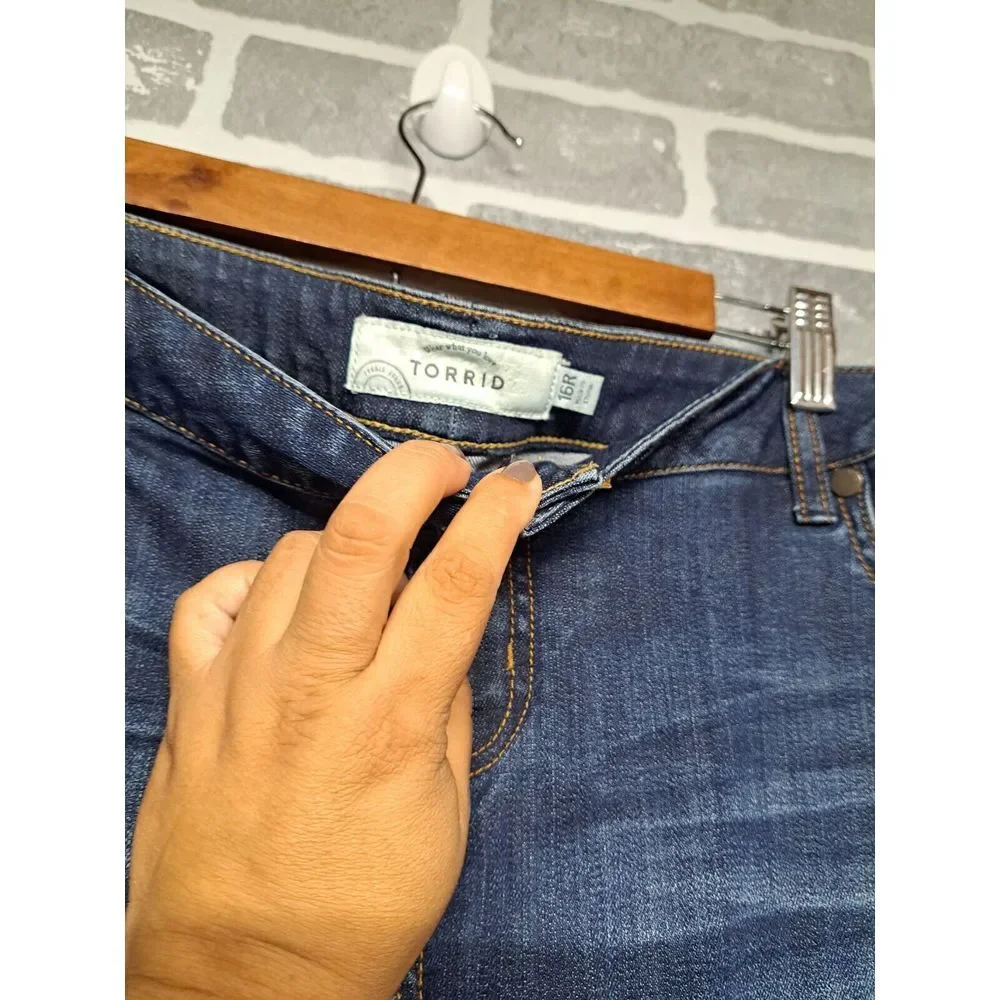 Torrid Womens Relaxed Bootcut‎ Strech Jeans Blue Meas Size 16R Western Rodeo